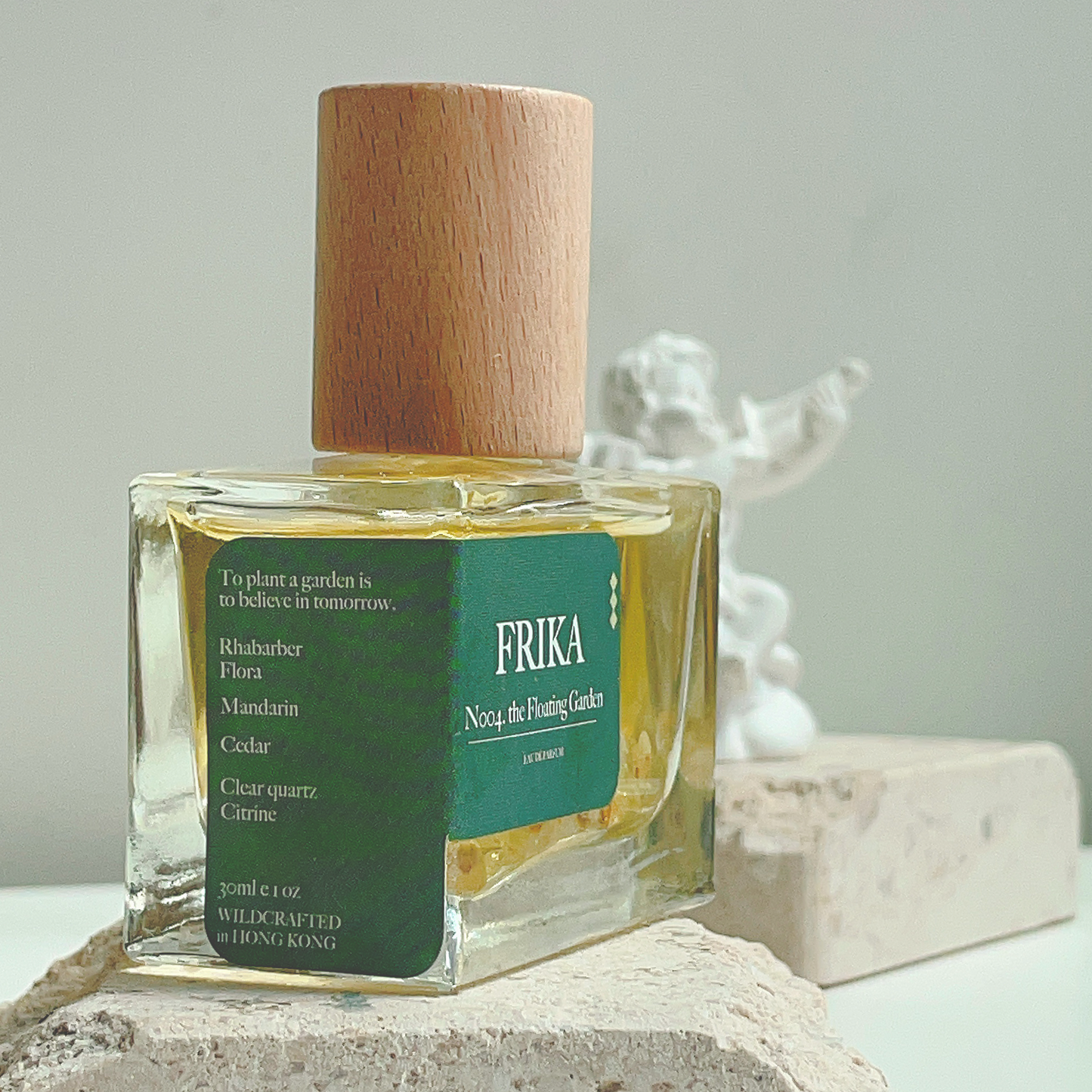 NO.004 the Floating Garden crystal-infused Parfume