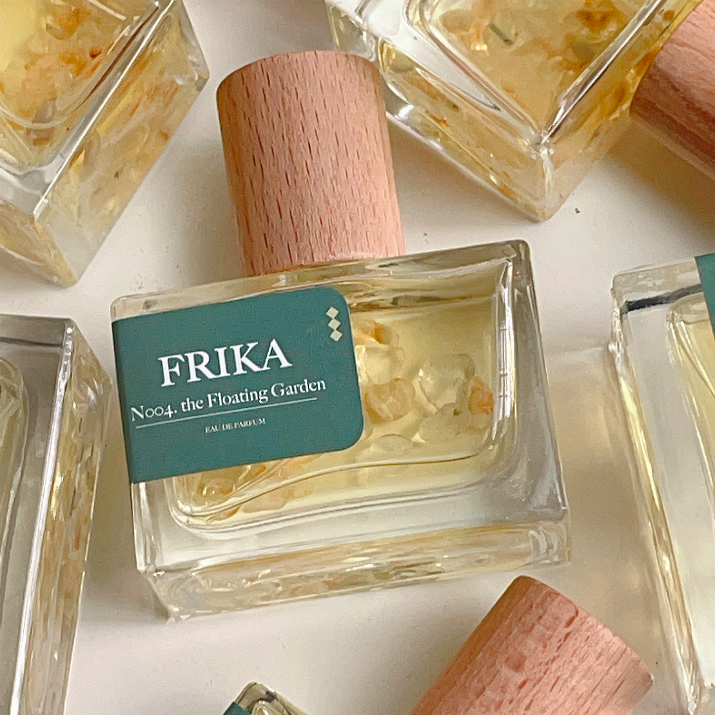 NO.004 the Floating Garden crystal-infused Parfume