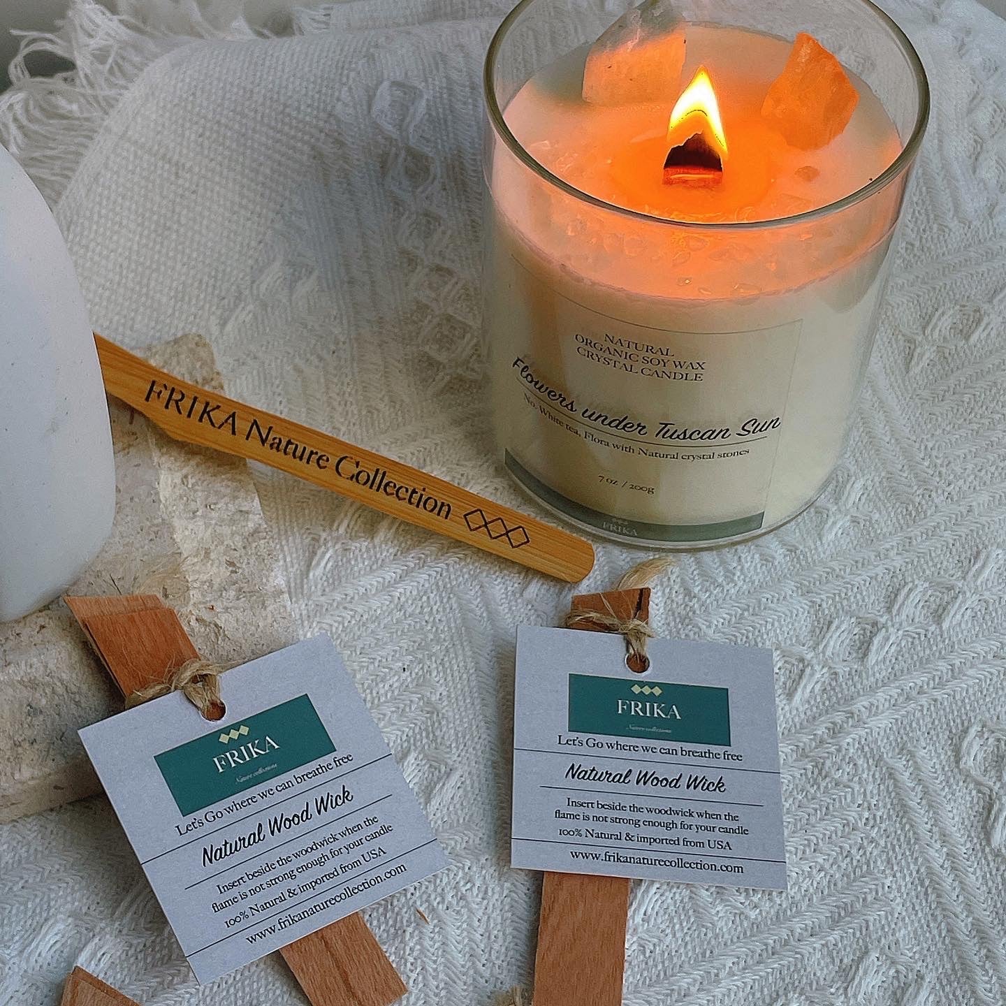 Unwind in the Pine Forest Natural crystal stone candle 原始松林秘境之旅100％有機天然大豆木燭芯香薰蠟燭(附贈楠竹水晶夾) 200g<br>