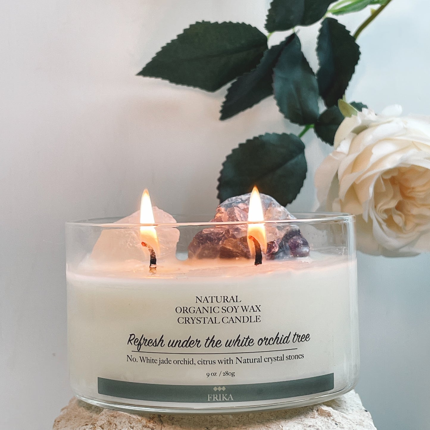 Refresh under the White Orchid Tree 邂逅清新白蘭花樹100％有機天然大豆棉燭芯香薰蠟燭(附贈楠竹水晶夾) 280g<br>