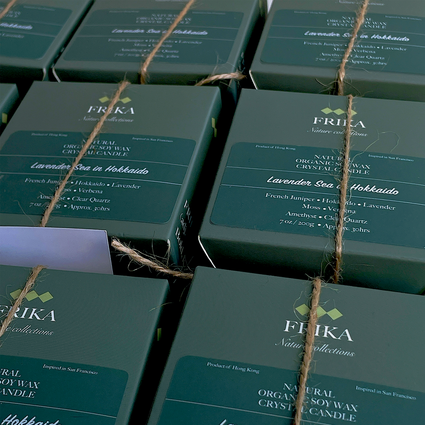 Unwind in the Pine Forest Natural crystal stone candle 原始松林秘境之旅100％有機天然大豆木燭芯香薰蠟燭(附贈楠竹水晶夾) 200g<br>